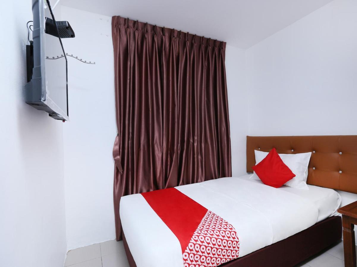 Oyo 89672 Eg Hotel Jj Джохор-Бару Екстер'єр фото