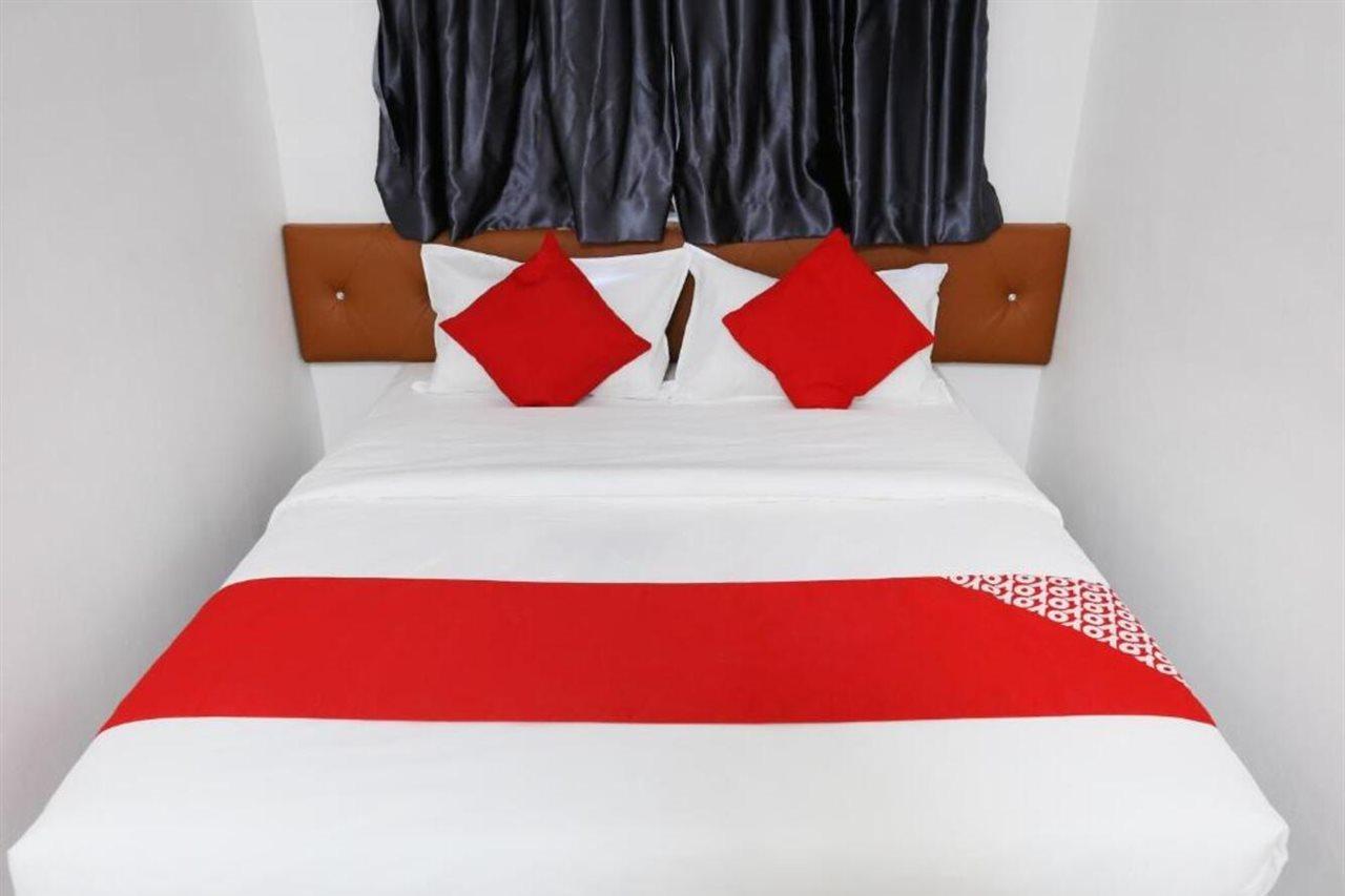 Oyo 89672 Eg Hotel Jj Джохор-Бару Екстер'єр фото